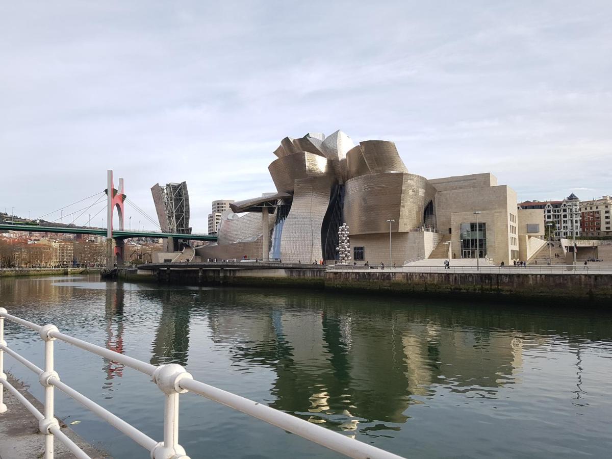 Pension Guggenheim Riverview Hbi01297 Bilbao Luaran gambar